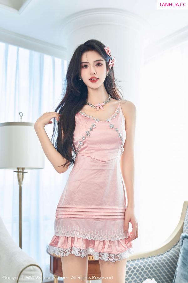 李浅浅  [XiuRen]高清写真图 2023.11.01 No.7595 浅浅Danny 清纯美腿第11张图片